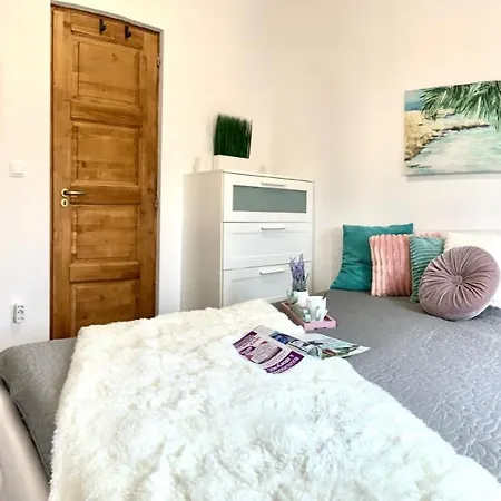 Levendulás Ház - *