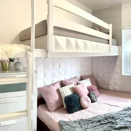 Levendulás Ház - *