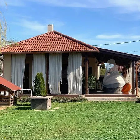 Levendulás Ház - Casa de Férias *