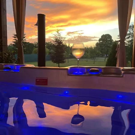 Levendulás Ház - *