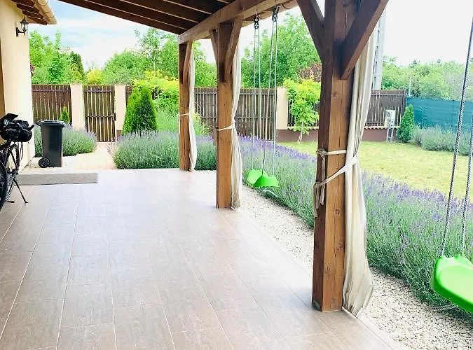 Levendulas Haz - * Balatonfőkajár